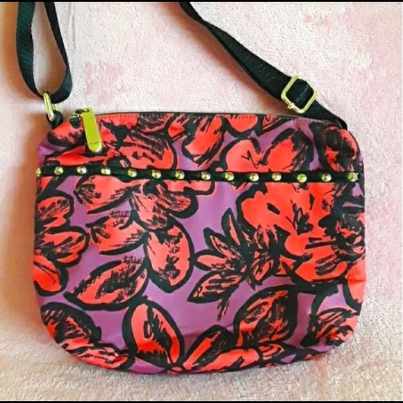 Betsey Johnson Pop Flower Fuchsia Crossbody Bag - Picture 3 of 8